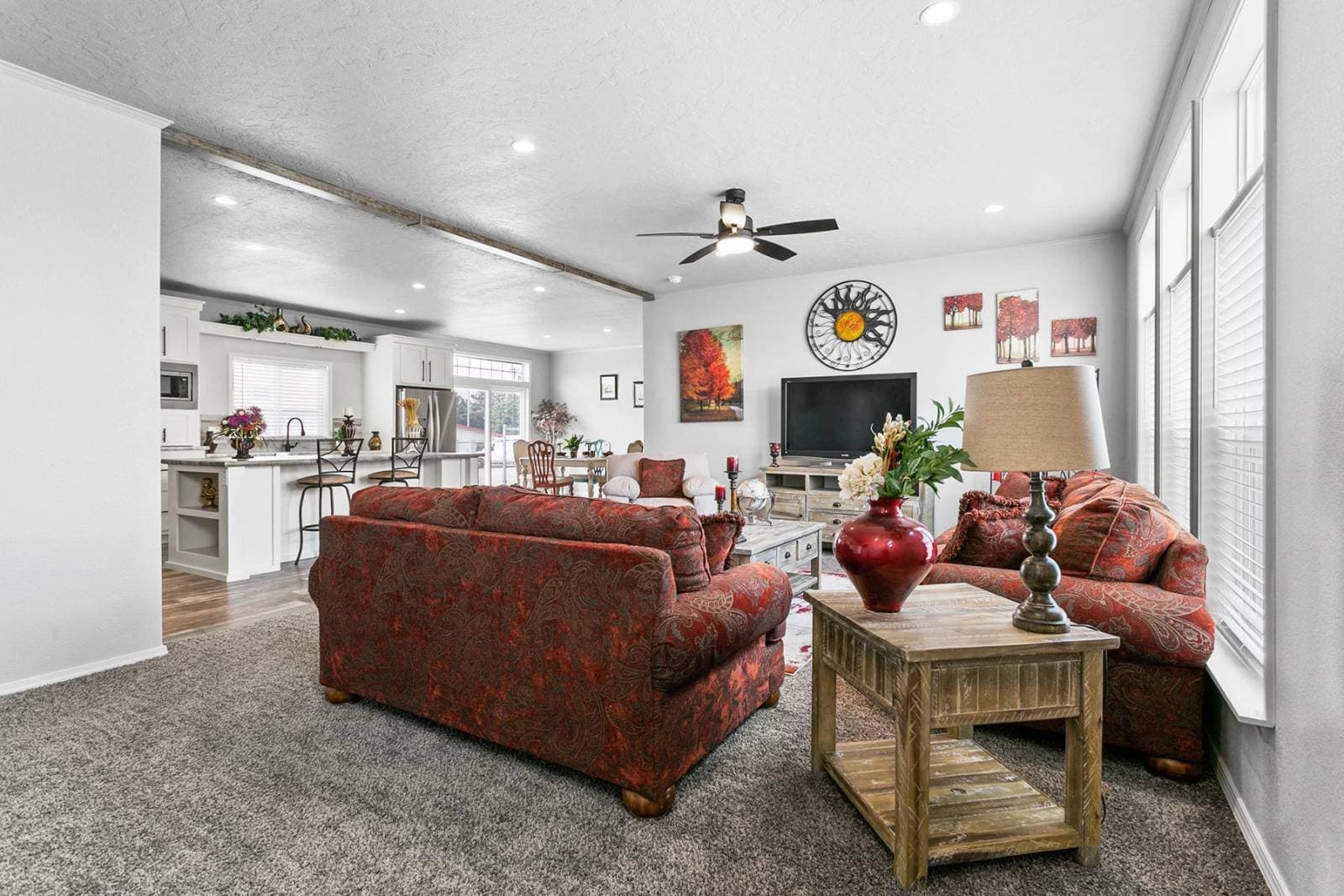 Hidden valley hv6663m interior home features