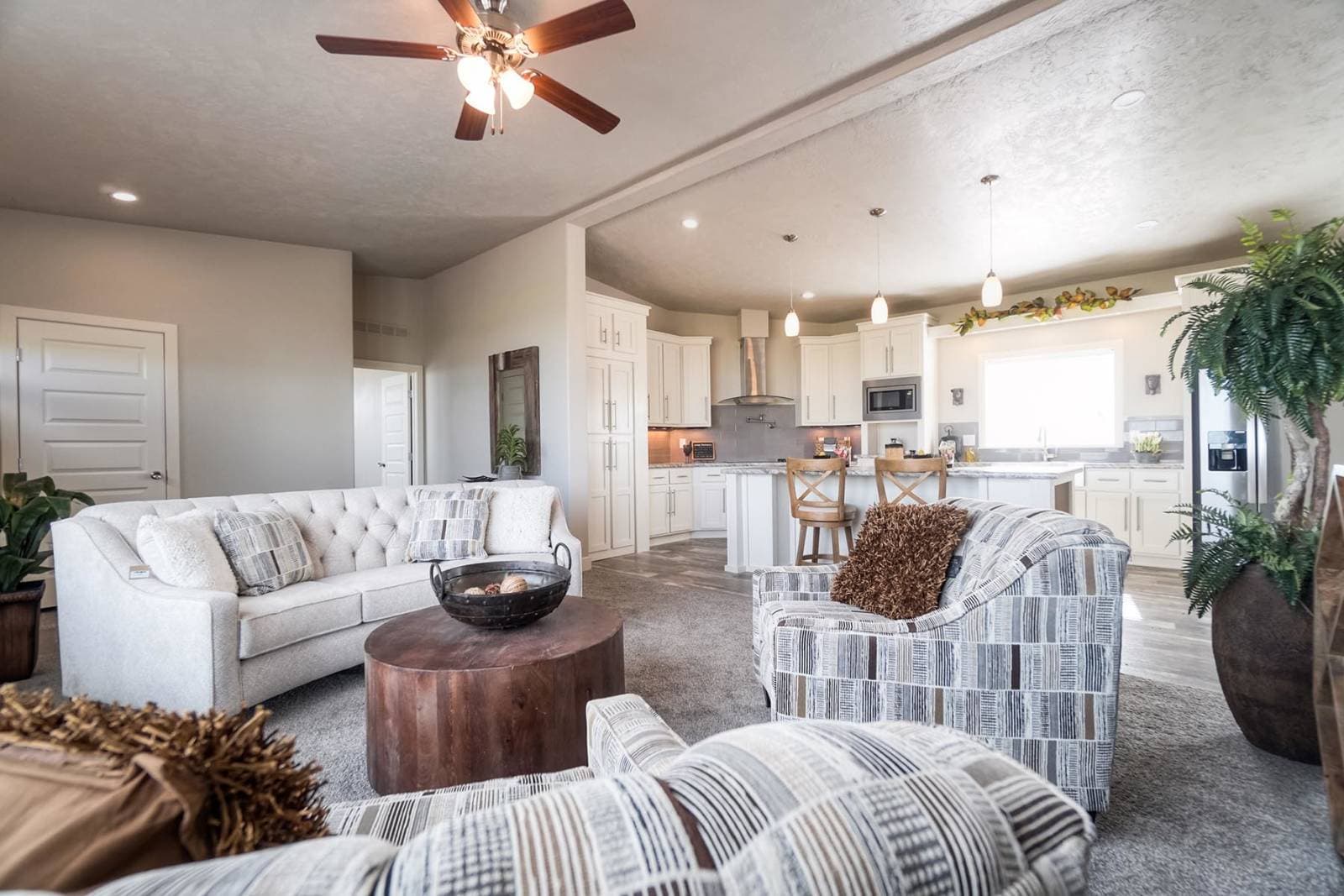 Hidden valley hv4663m interior home features